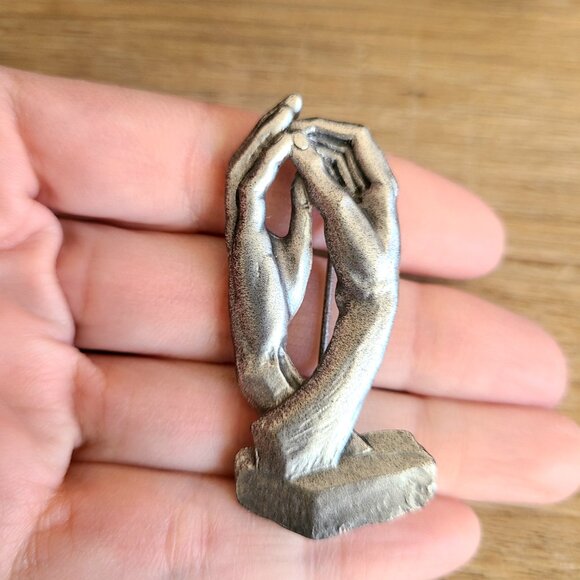 Pewter brooch replica of Augustine Rodin's sculpture ''The Cathedral'' PMA hands - Picture 3 of 5